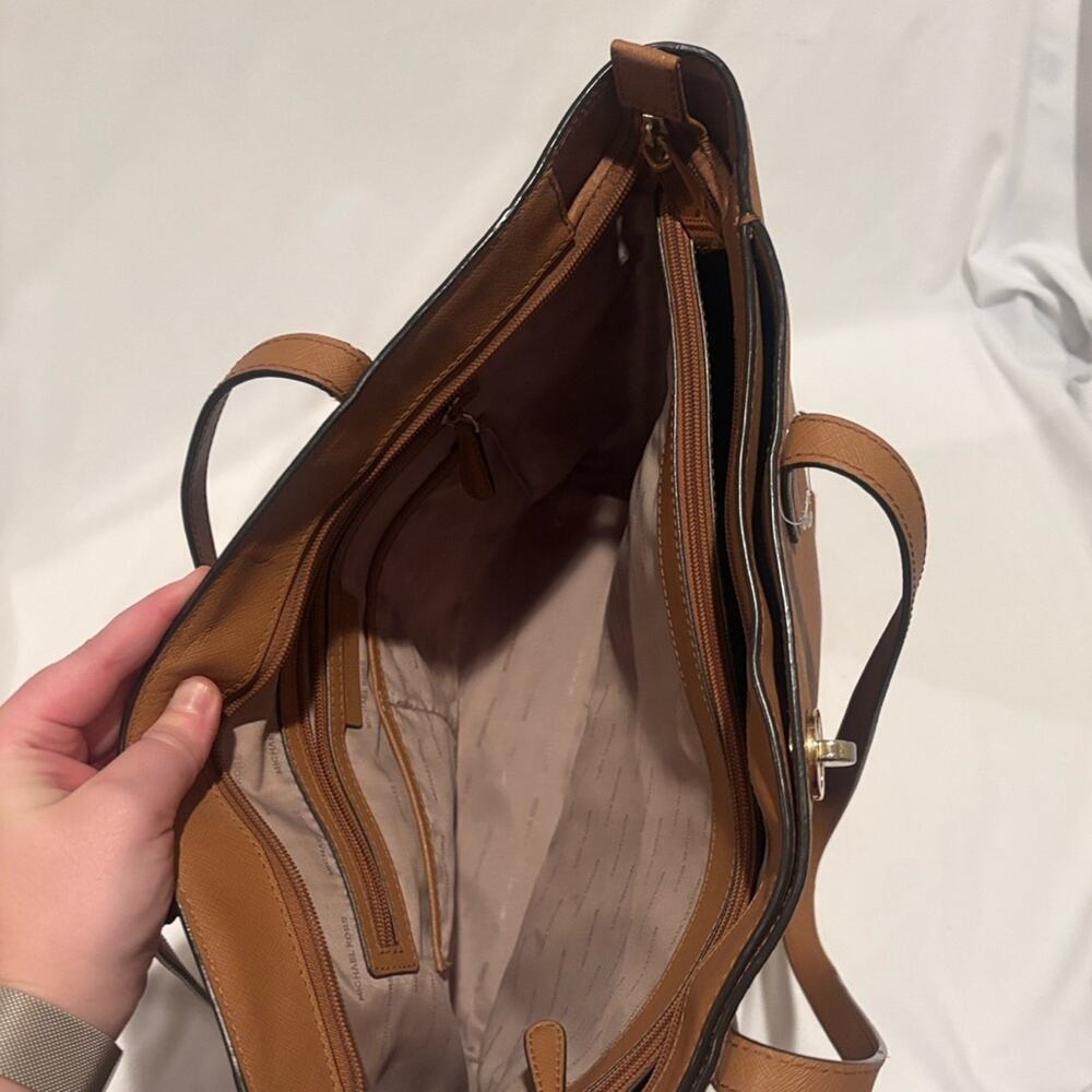 Michael Kors Rivington leather brown large tote bag - Picture 7 of 10